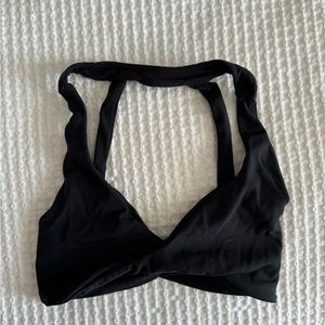 BuffBunny Black front Twist bra - black